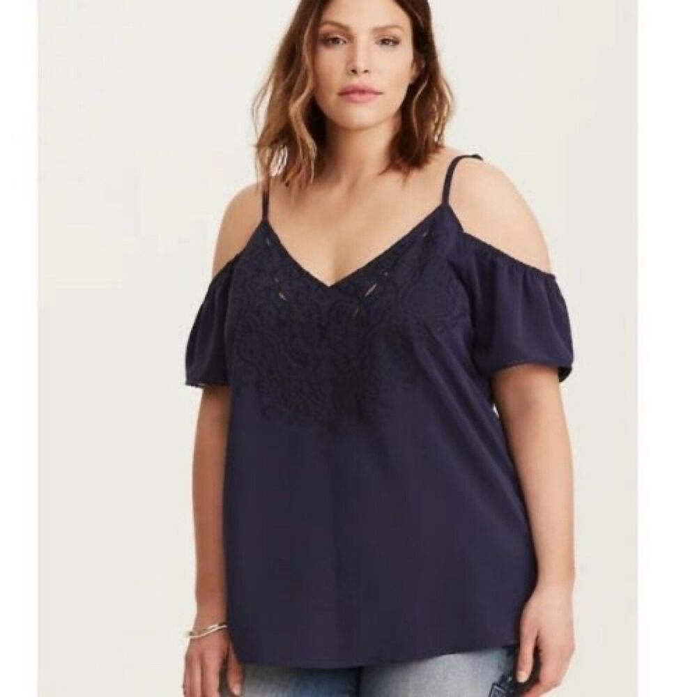 TORRID Top Size 2X Embroidered‎ Cold Shoulder Navy Blouse Short Sleeve Flowy